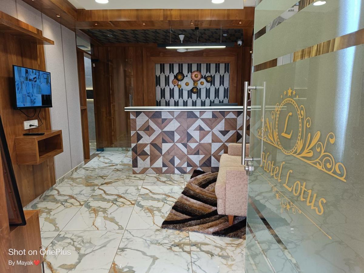Hotel Lotus Ānand Eksteriør bilde