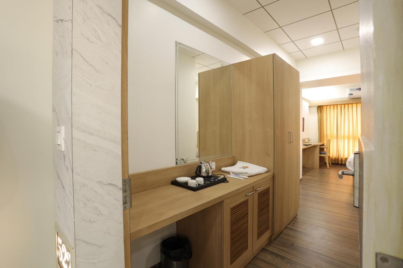 Hotel Lotus Ānand Eksteriør bilde